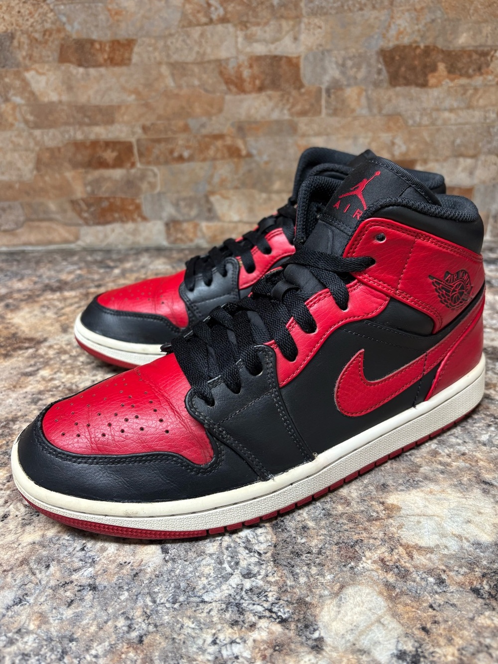 Nike Air Jordan 1 Mid Banned Bred 2020 Black University Red Size 8